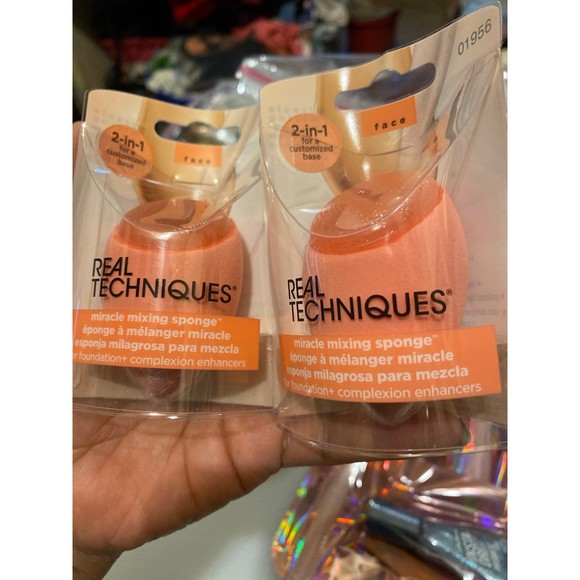 Lot of 2 Real Techniques 2 in 1 miracle mixing sponge For Face 01956 - Picture 4 of 8